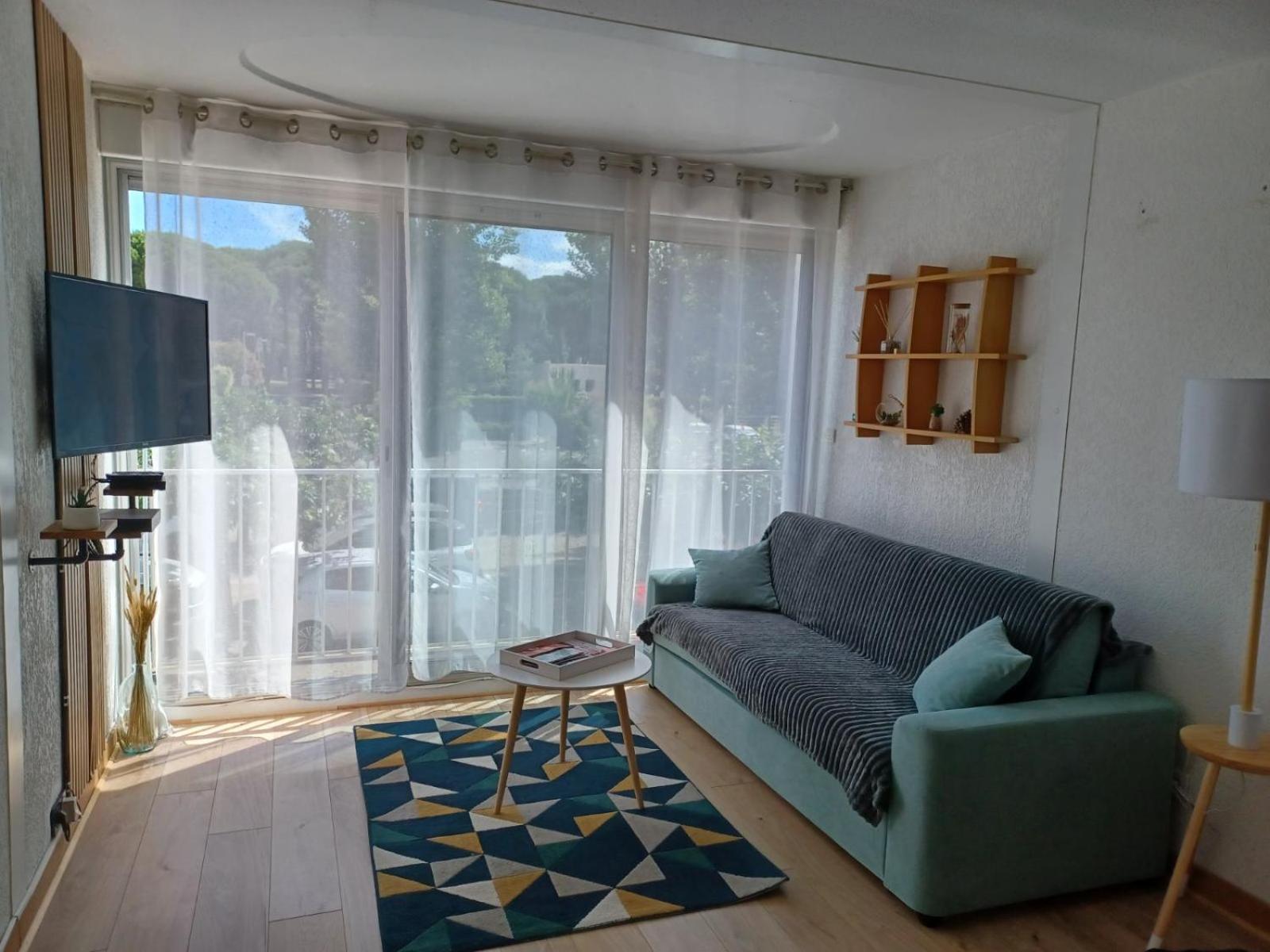 Studio Centre-Ville A 2 Pas De La Plage Ла-Гранд-Мот Экстерьер фото